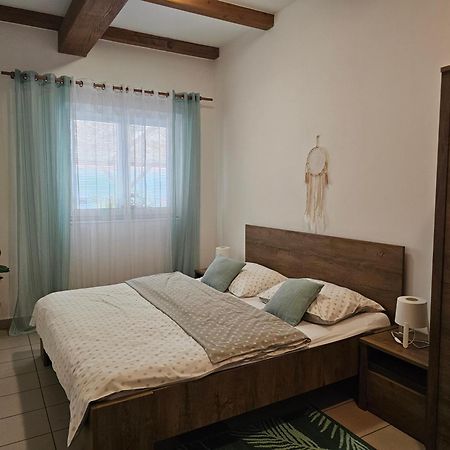 Apartman U Sudu Kobylí エクステリア 写真