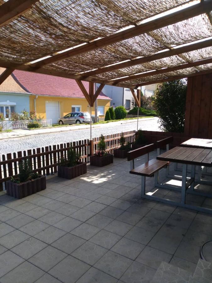 Apartman U Sudu Kobylí エクステリア 写真
