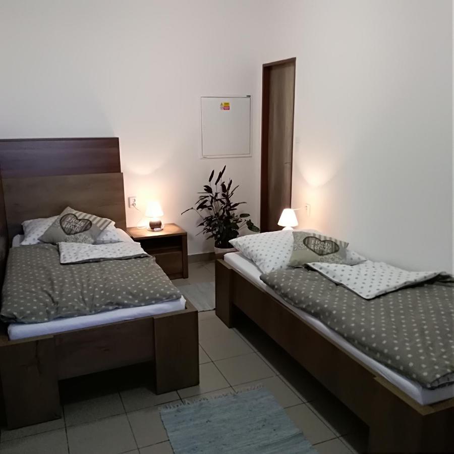 Apartman U Sudu Kobylí エクステリア 写真